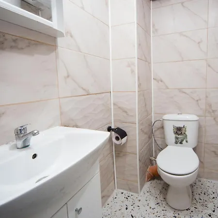 2 Bedrooms - Downtown - Excellent Location *